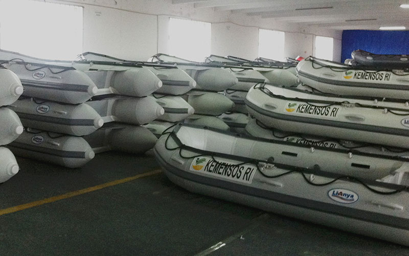 Hypalon inflatable boat