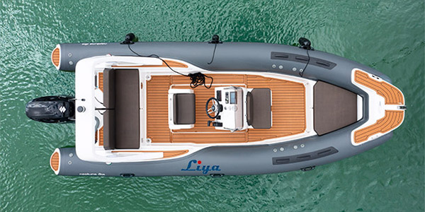 20 foot rigid boat in hypalon or PVC tube 20 foot rigid boat in hypalon or PVC tube