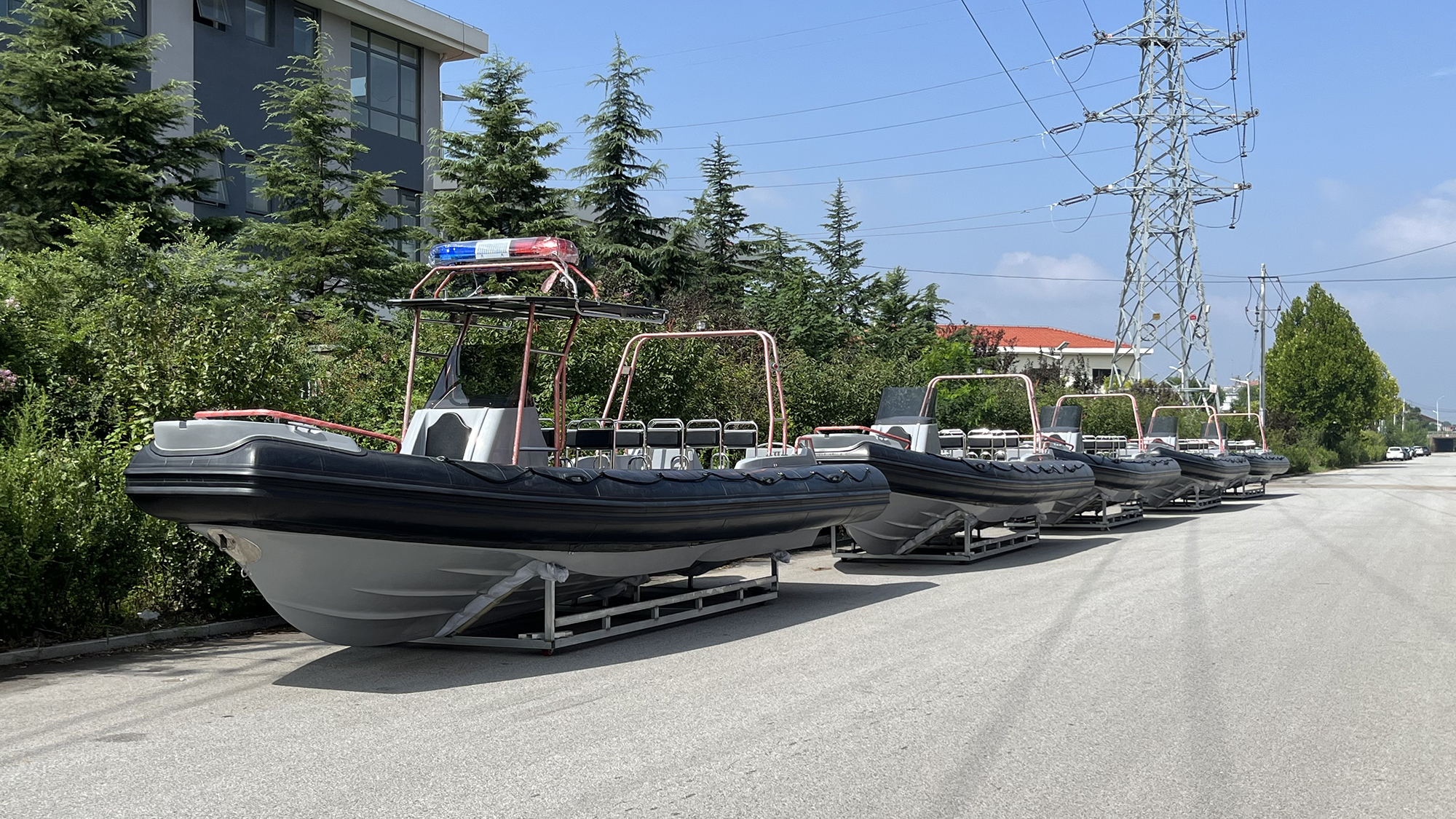 8.3 meter rib boat with centre console
