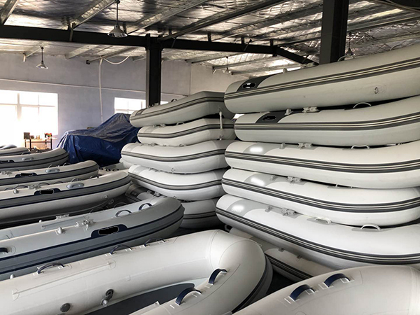 Inflatable rescue boat